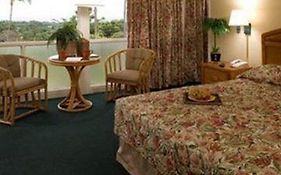 Makaha Resort & Golf Club